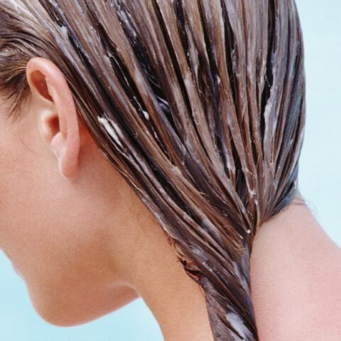 DIY: 10 Parasta kotitekoista hoitoainetta hiuksille